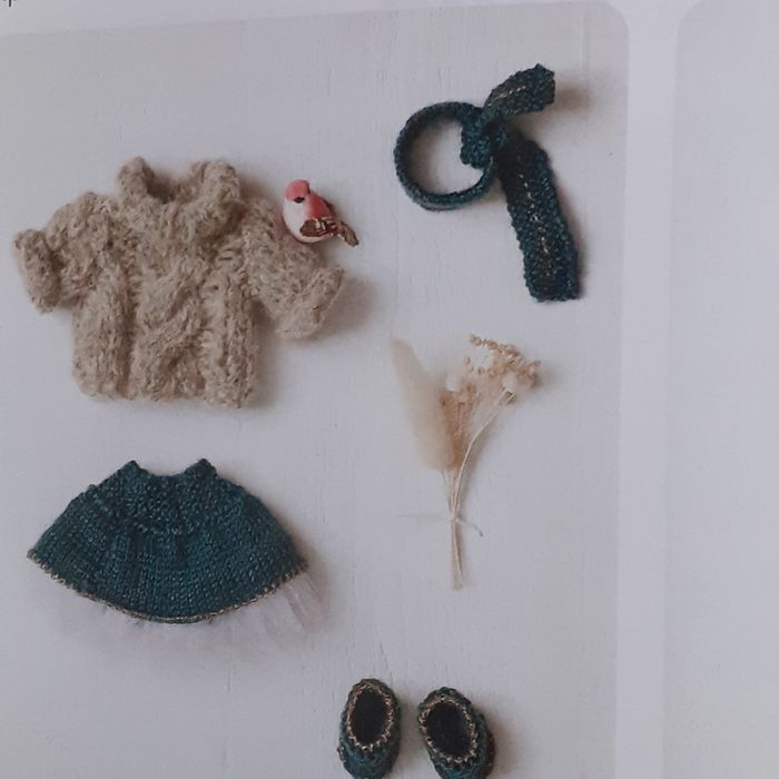 Livre "Confection poupée au tricot+ 12 tenues " - photo numéro 5