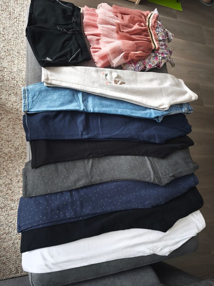 Lot vêtements fille 7 ans - photo numéro 3