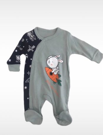 Combinaison , grenouillère à bouton pression 0-9 mois