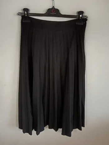C25 jupe noir Stradivarius M