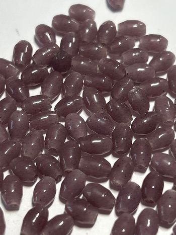 B32, Vintage, perles des années 20-30, en émail de Briare, verre mauve finement mouchetée