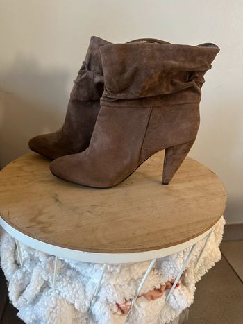 Bottines daim marron neuves T38