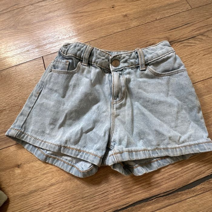 Short fille
