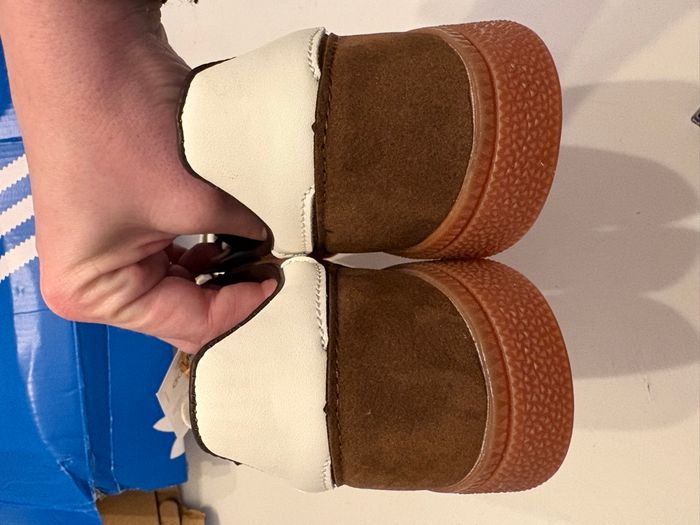 Basket marron - photo numéro 3