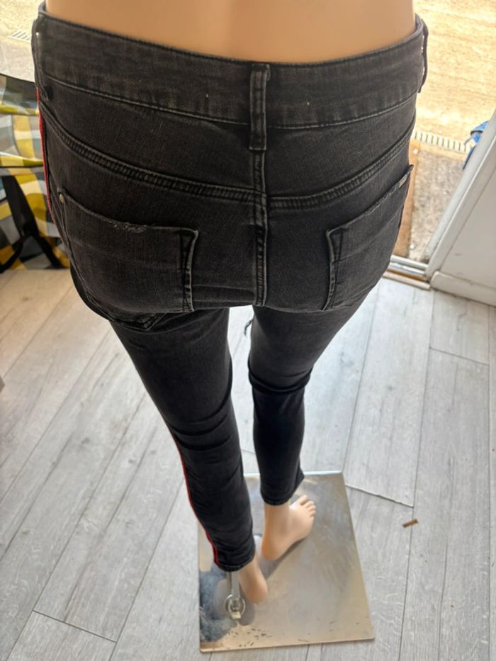 Jean slim zara trouée aux genoux neuf - photo numéro 10