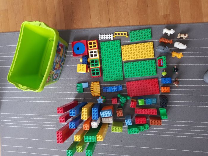 Grande boîte de Lego Duplo - photo numéro 3