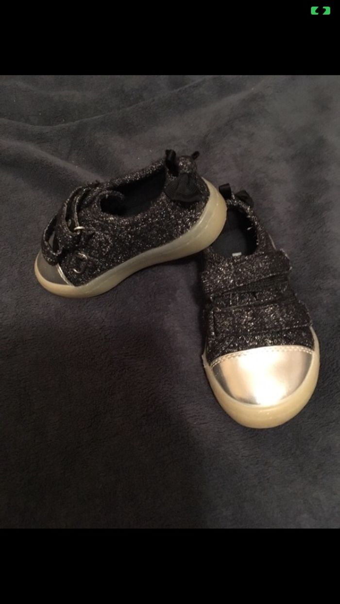 Chaussure noire et grise