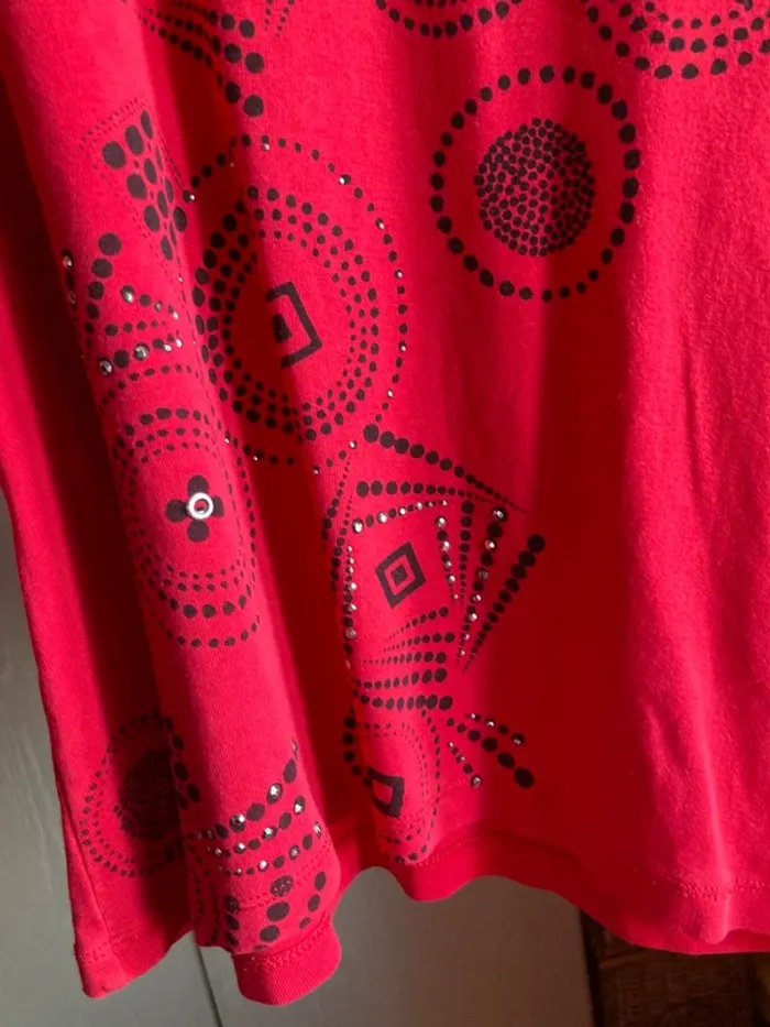Superbe blouse jamais portée coton rouge perles noires taille M - photo numéro 6