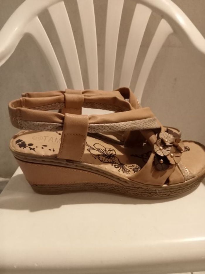 Chaussures à talons compensés pointure 36 talon de 6cm