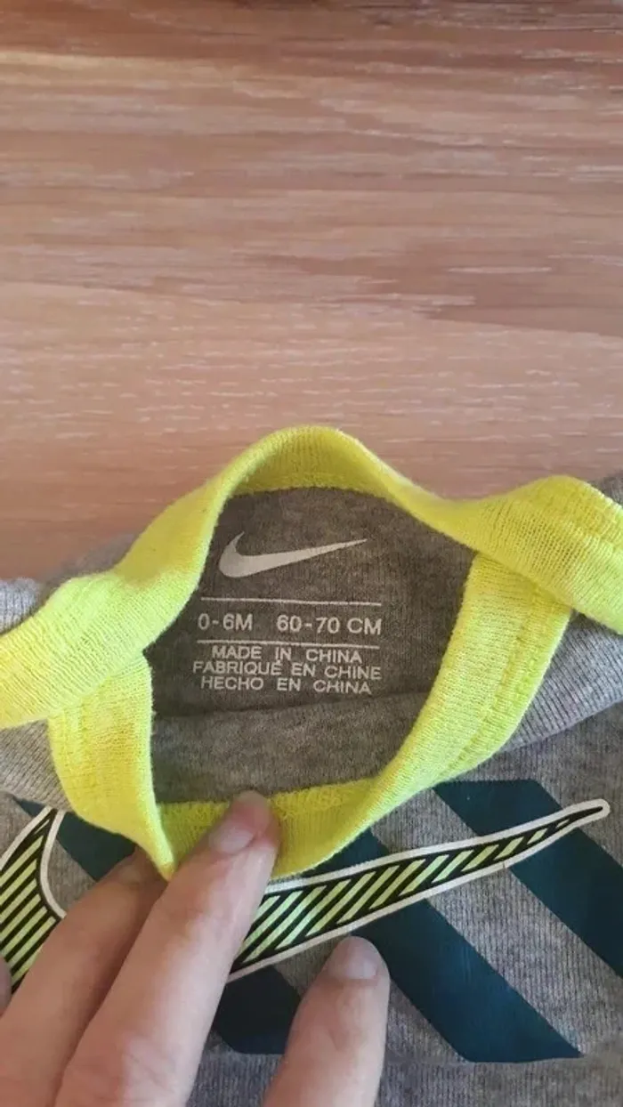 Ensemble Nike tout neuf - photo numéro 4