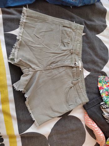 Short fille