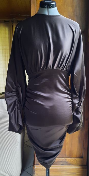 Robe satin marron, PrettyLittleThing, taille XS/34