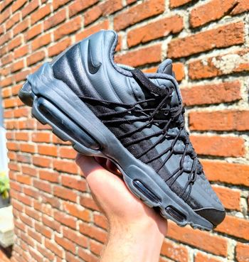 Baskets Nike air max 95 ultra se dark black noir pointure 41 neuves sans boîte