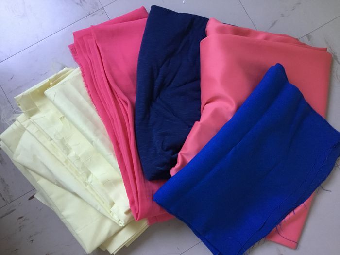 Gros lot tissus divers taille et qualite