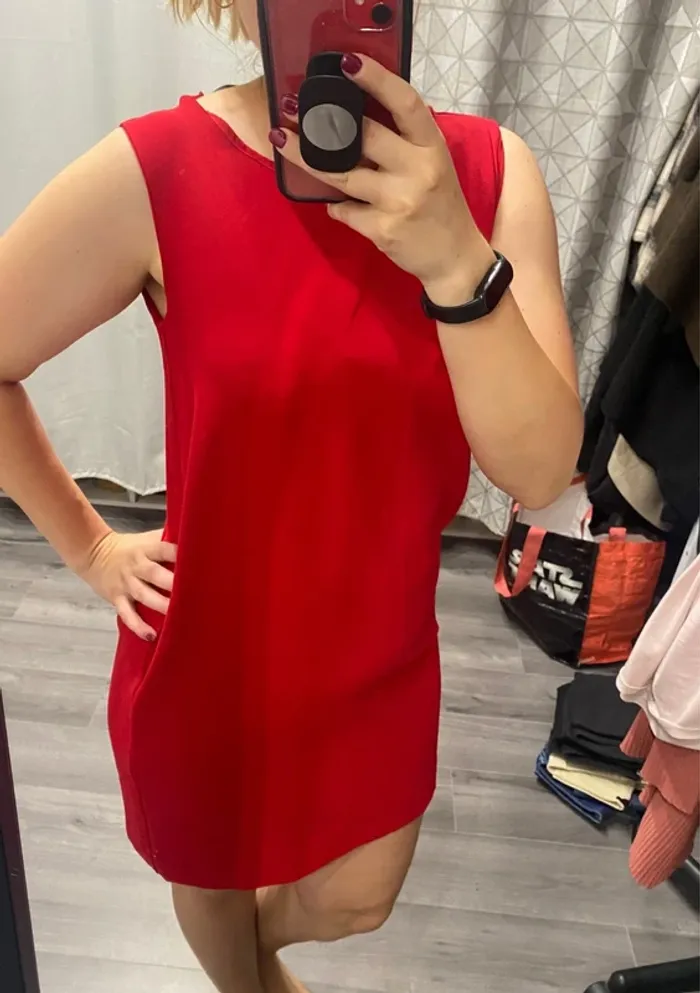 Robe droite chic rouge sans manches Mango S