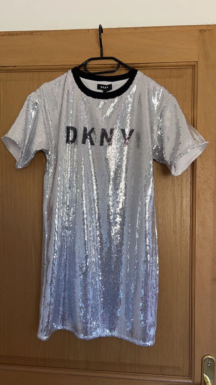 Robe à sequin DKNY