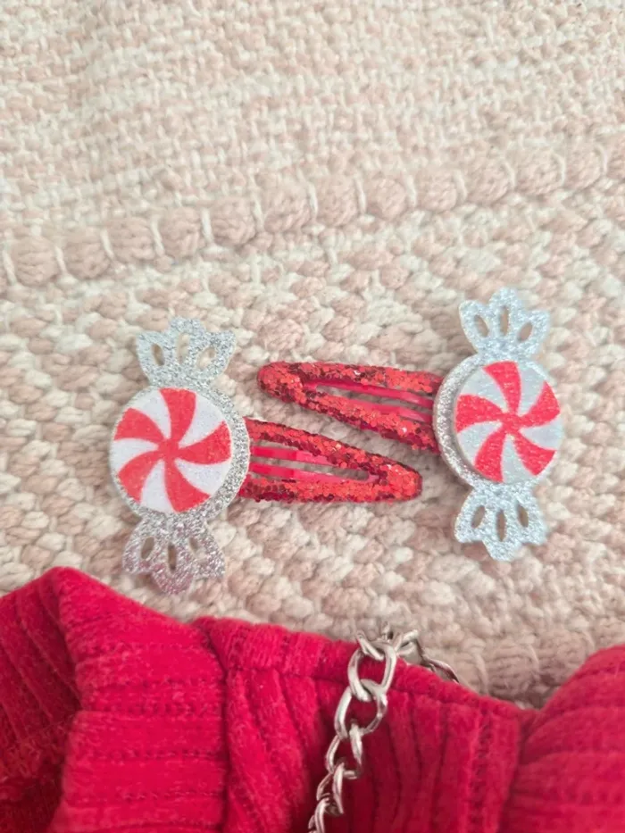Robe rouge Noël avec sac et barettes 2 ans - photo numéro 3