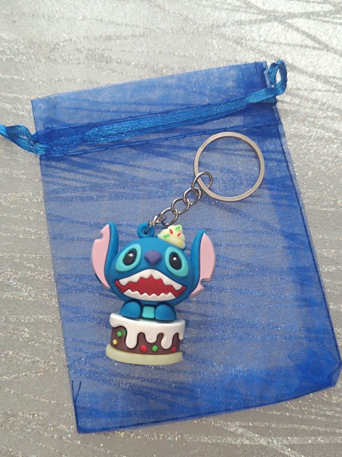 Porte clef Stitch 🩷 gâteau 🍰