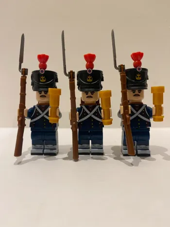 Figurine type lego 3 soldats Napoléoniens à baïonnettes. Napoléon
