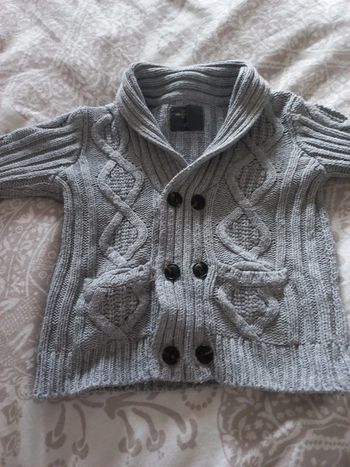 Gilet épais gris H et M 12/18 mois