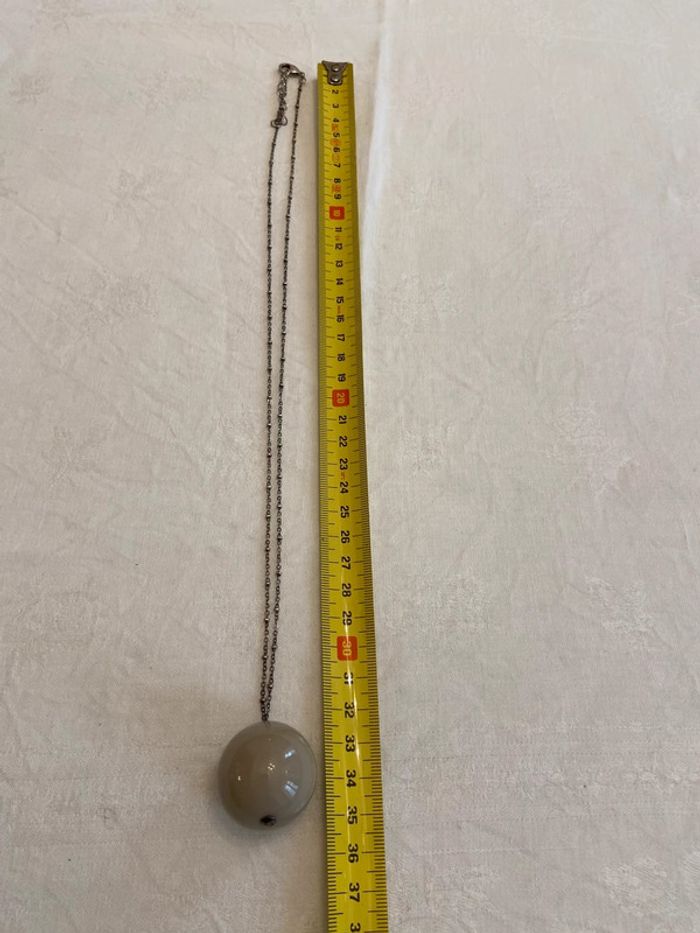 Sautoir argenté pendentif boule en résine beige Cyrillus - photo numéro 12
