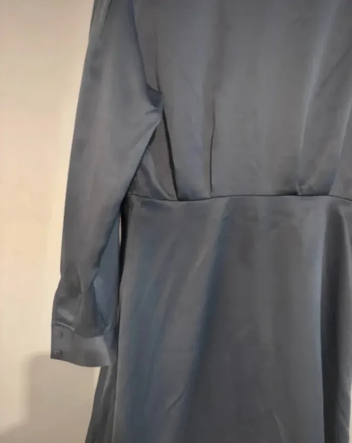 Robe chemise satinée bleu marine Pimkie T38 neuve - photo numéro 8