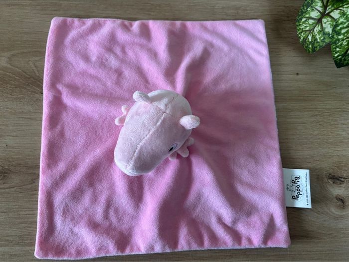 Neuf doudou plat cochon rose peppa pig - photo numéro 2