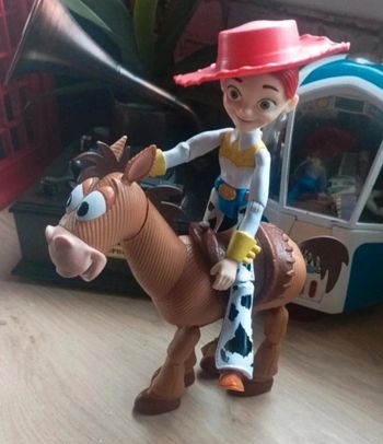 Toy story Jessie et pile poil 24 cm