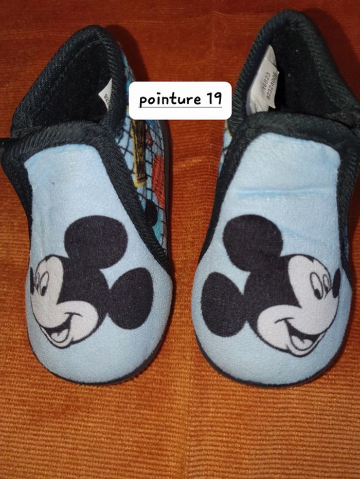 Chaussons pantoufles pointure 19