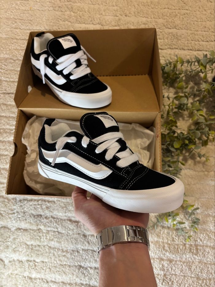 Vans Knu Skool Noir et Blanche - Neuve - Taille 36.5 Femme - photo numéro 4