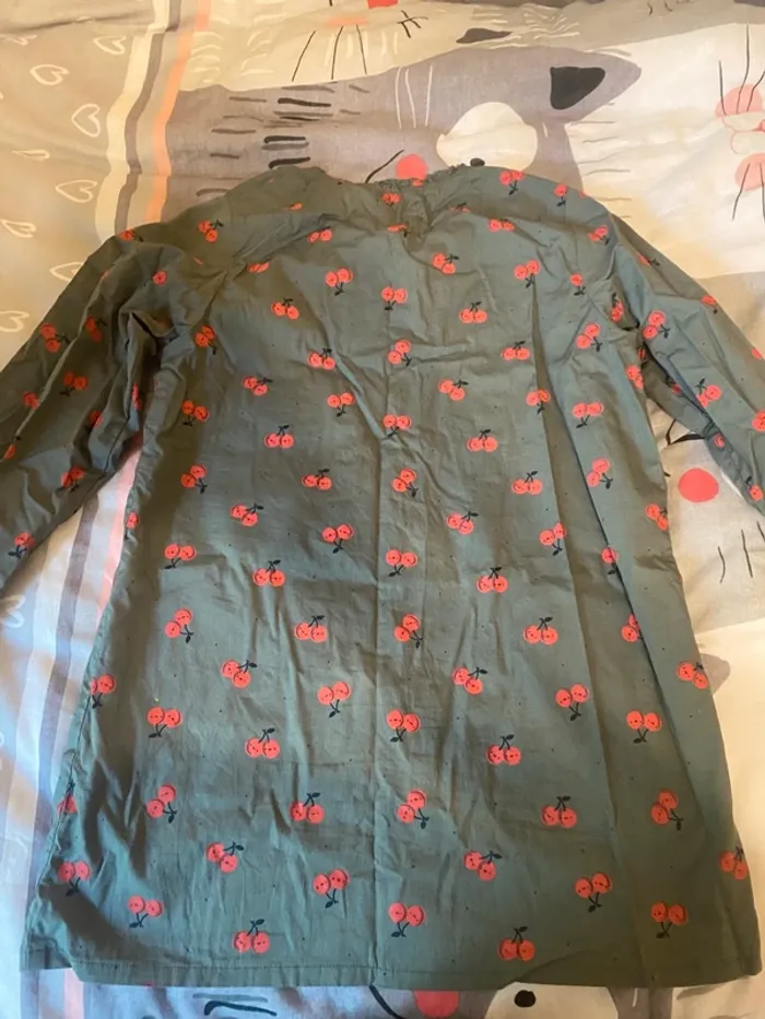 Blouse neuve jamais utilisée - photo numéro 2