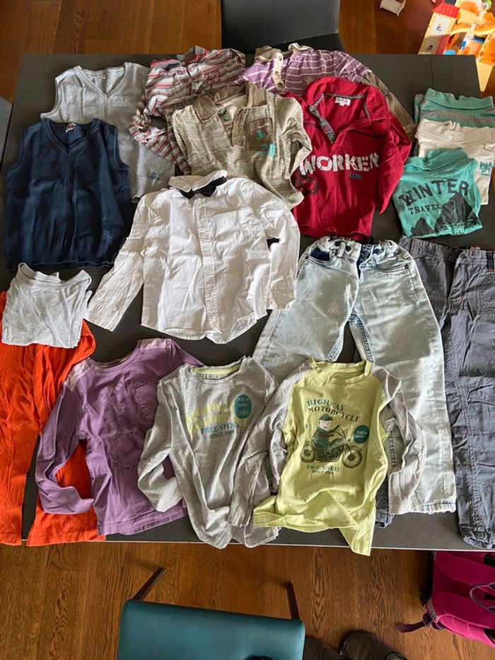 Gros lot de vêtements garçon 5 ans