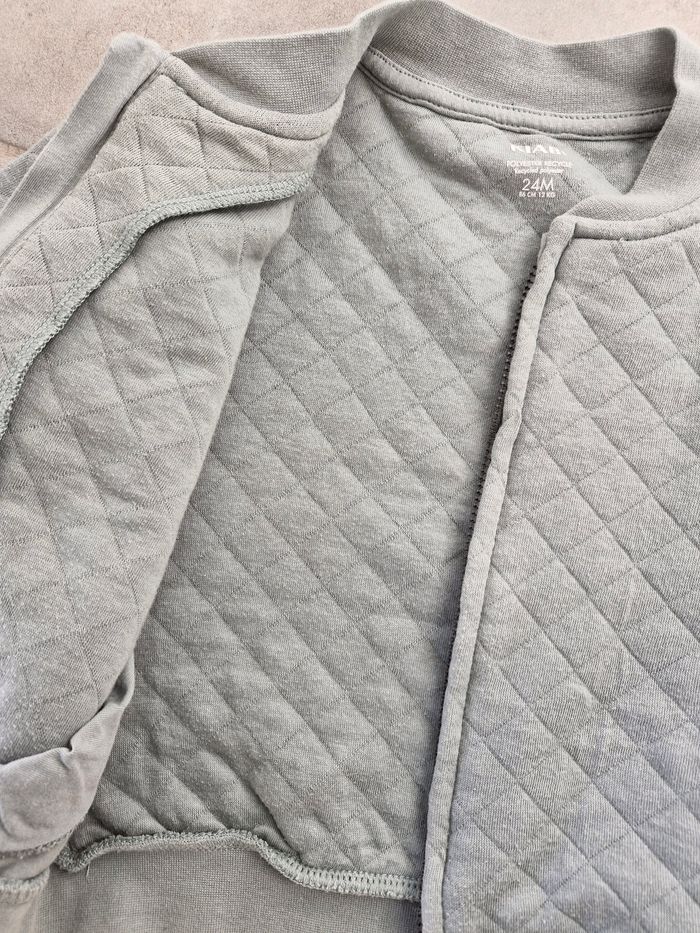 Gilet damassé vert amande Kiabi 24 mois - photo numéro 3