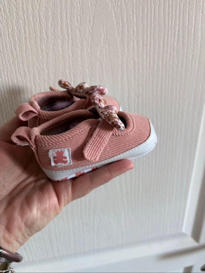 Chaussures en velours côtelé - photo numéro 2