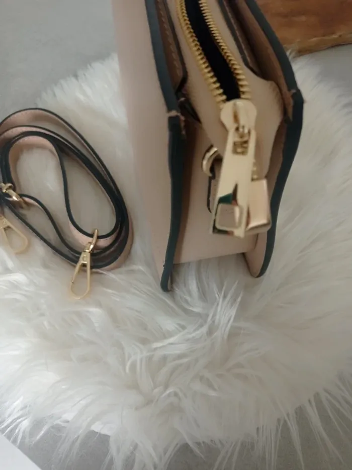 Magnifique sac beige sable bandoulière Tiffany en croûte de cuir de vachette neuf Cherry Paris - photo numéro 5