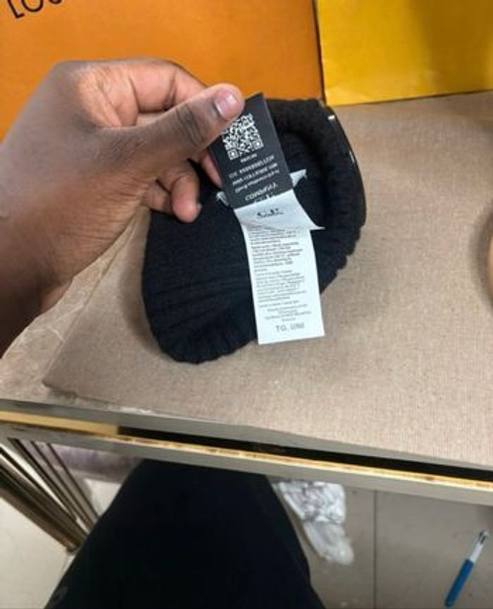 Bonnet C.P. Company Noir – Streetwear, Chaud et Confortable, Taille Unique. - photo numéro 3