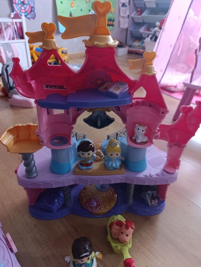 Lot tut tut les copains avec château de princesse - photo numéro 2