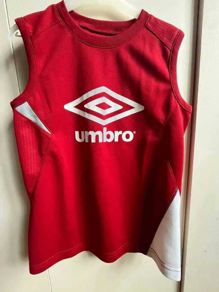 Débardeur Umbro rouge