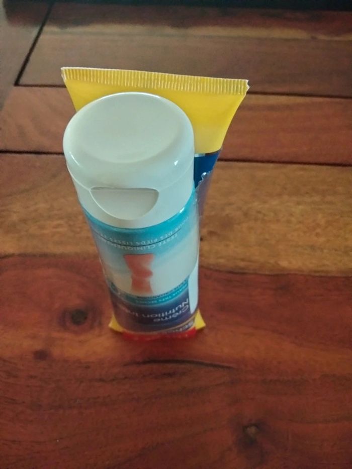Lot de 2 tubes de crème Scholl crème nutrition intense pour peaux très sèches