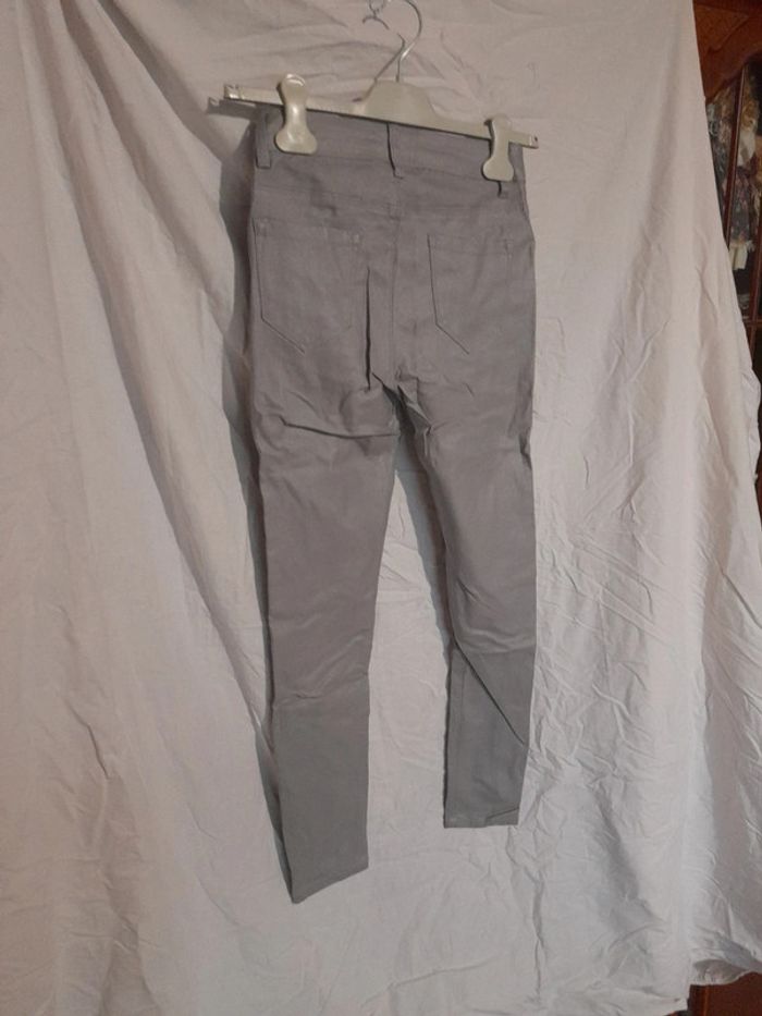 Pantalon skinny gris brillant - photo numéro 4