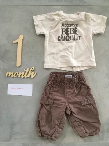 Pantalon marron + tshirt 1mois