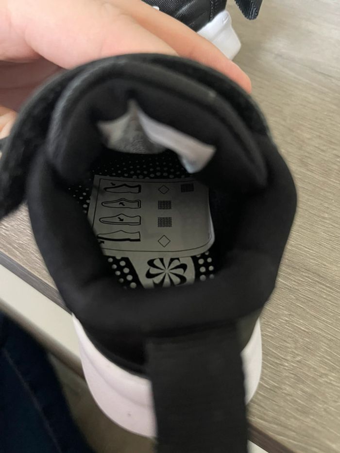 Basket Nike taille 17 - photo numéro 4