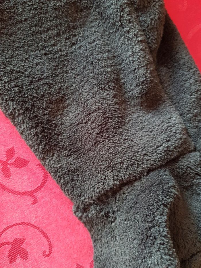 Combinaison 2 ans jamais portée défaut - photo numéro 2