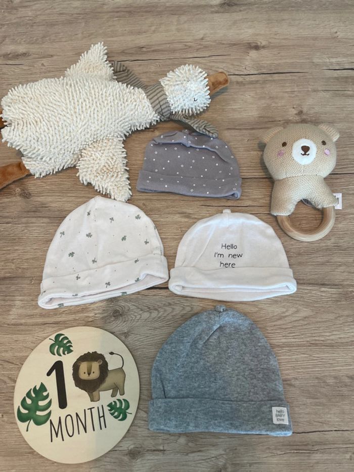 Lot 4 bonnets naissance 1 mois kiabi - photo numéro 2