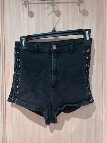 Short en jean noir taille haute