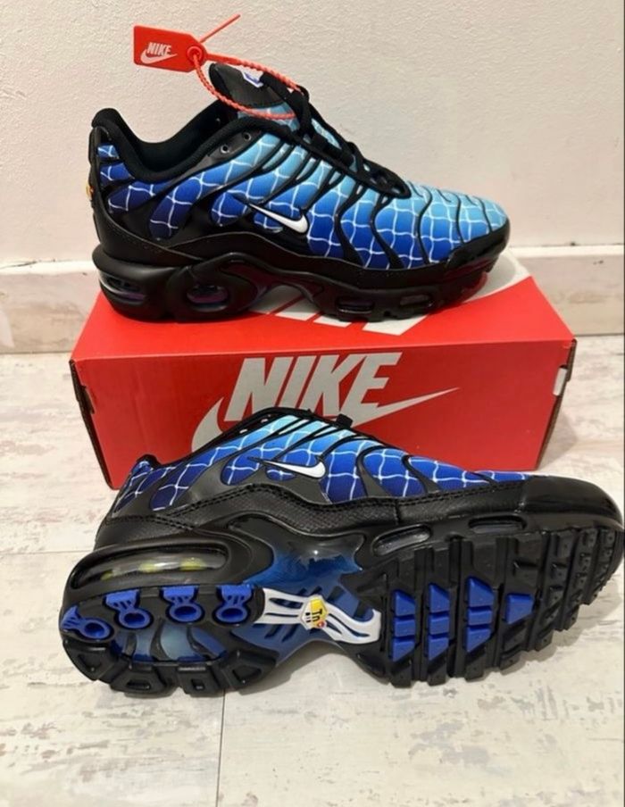 Nike tn enfants bleu noir 34