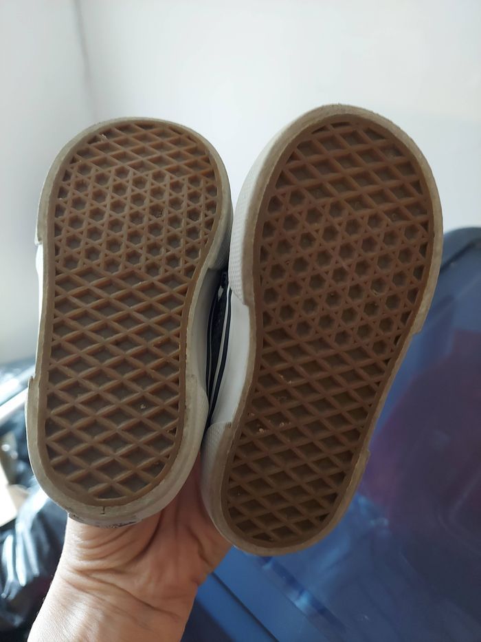 Basket vans pointure 21 - photo numéro 2