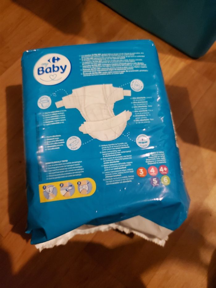 2 pacquets de couches - photo numéro 3