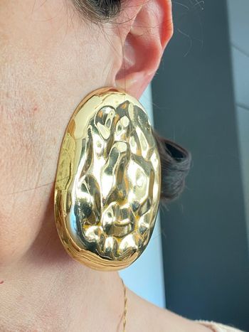 Boucles d’oreilles dorées xxl design oversize brillant 