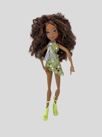 Poupée Winx Club - Flora (Collection Believix / Concert)